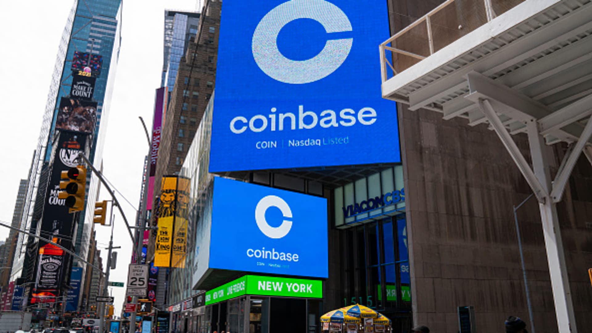 Coinbase blasts SEC over insider trading case