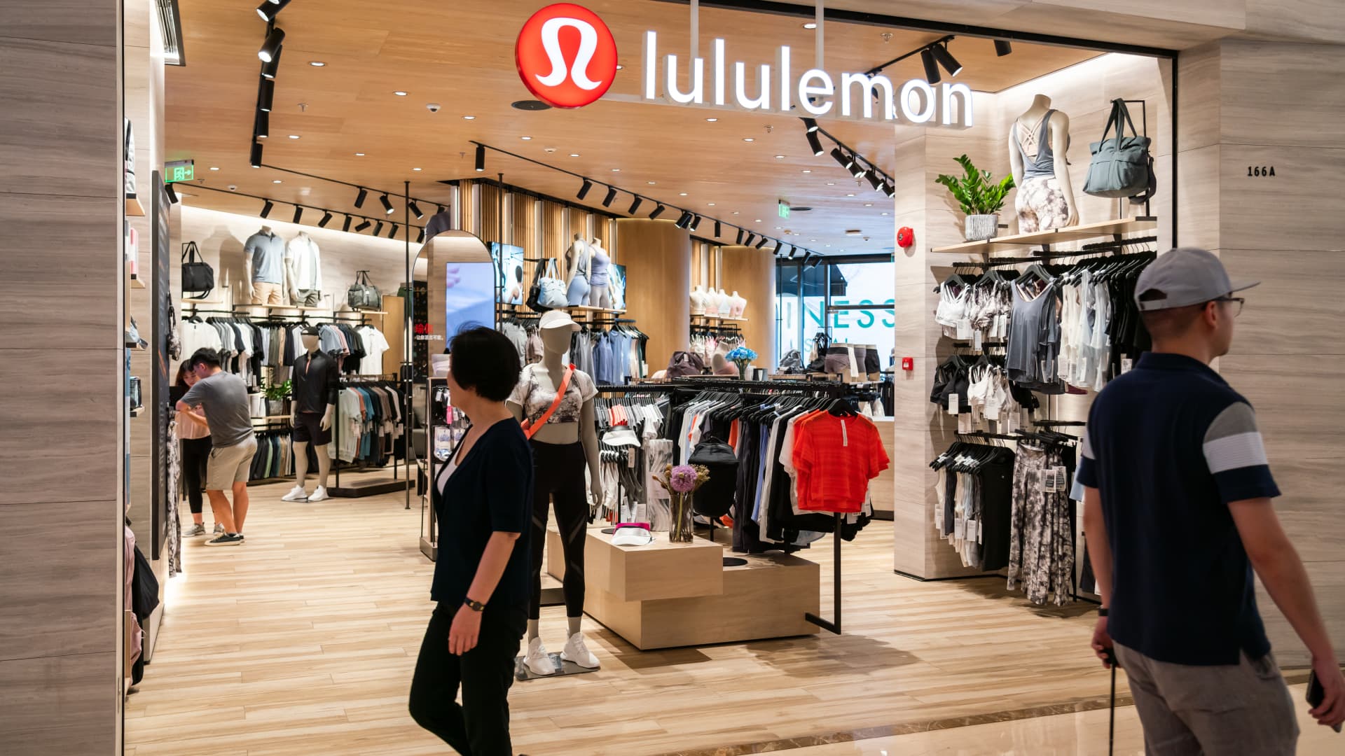 Lululemon (LULU) Q1 2022 earnings beat estimates