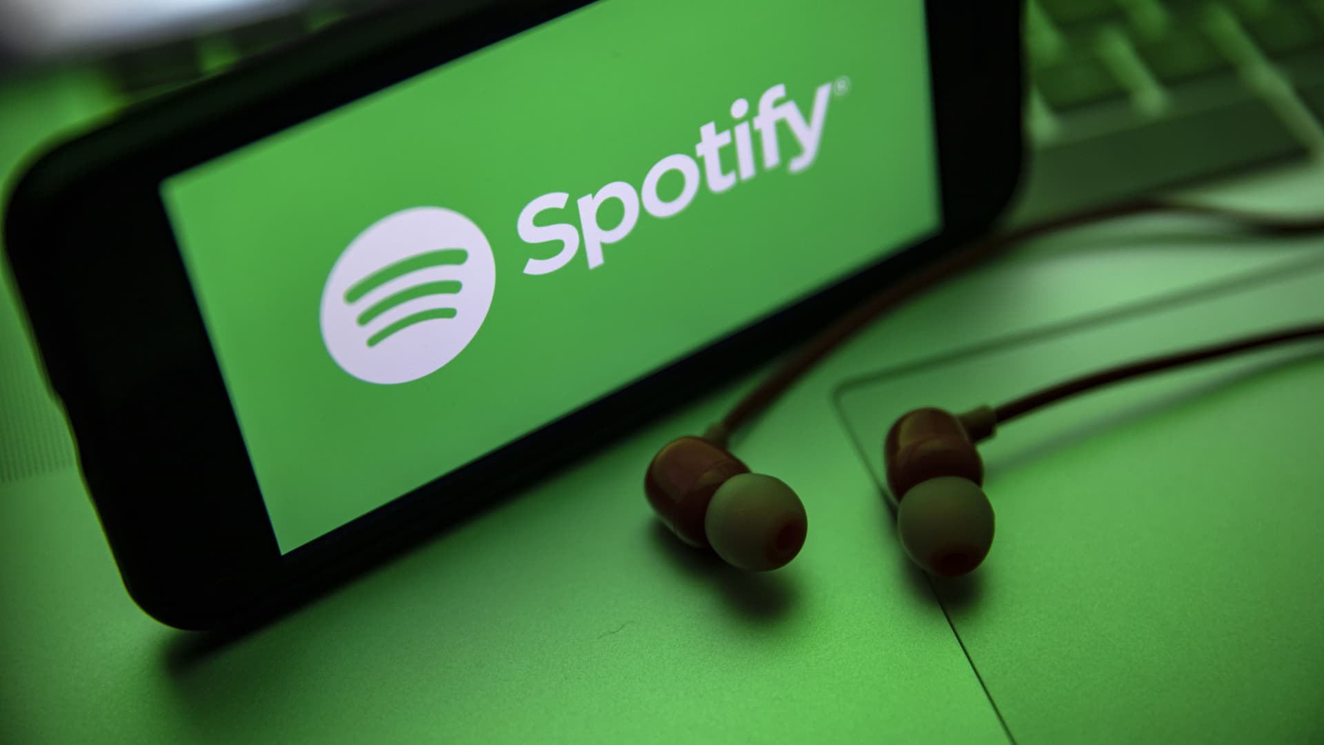 Spotify is buying Heardle, the Wordle-inspired music game