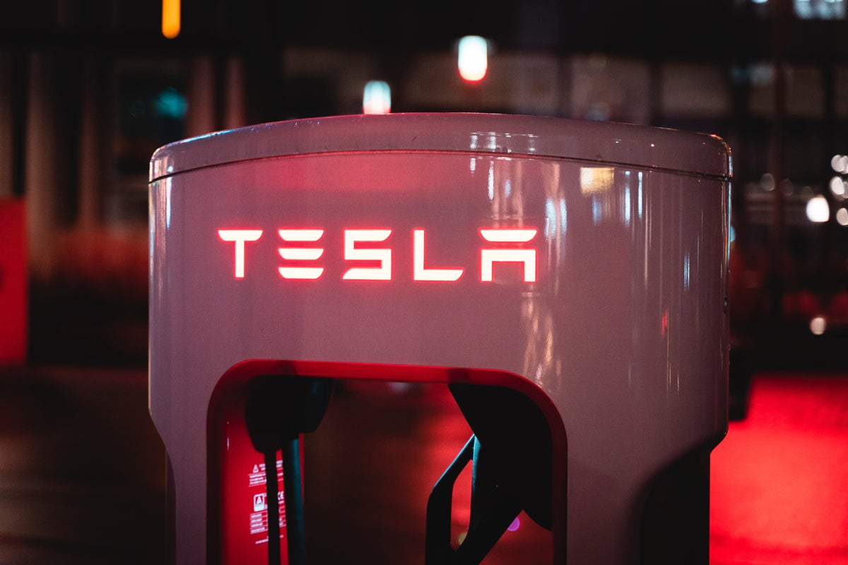 As Tesla Prepares To Split Shares, Here's How Much $1,000 Invested Ahead Of August 2020 Stock Split Is Worth Now