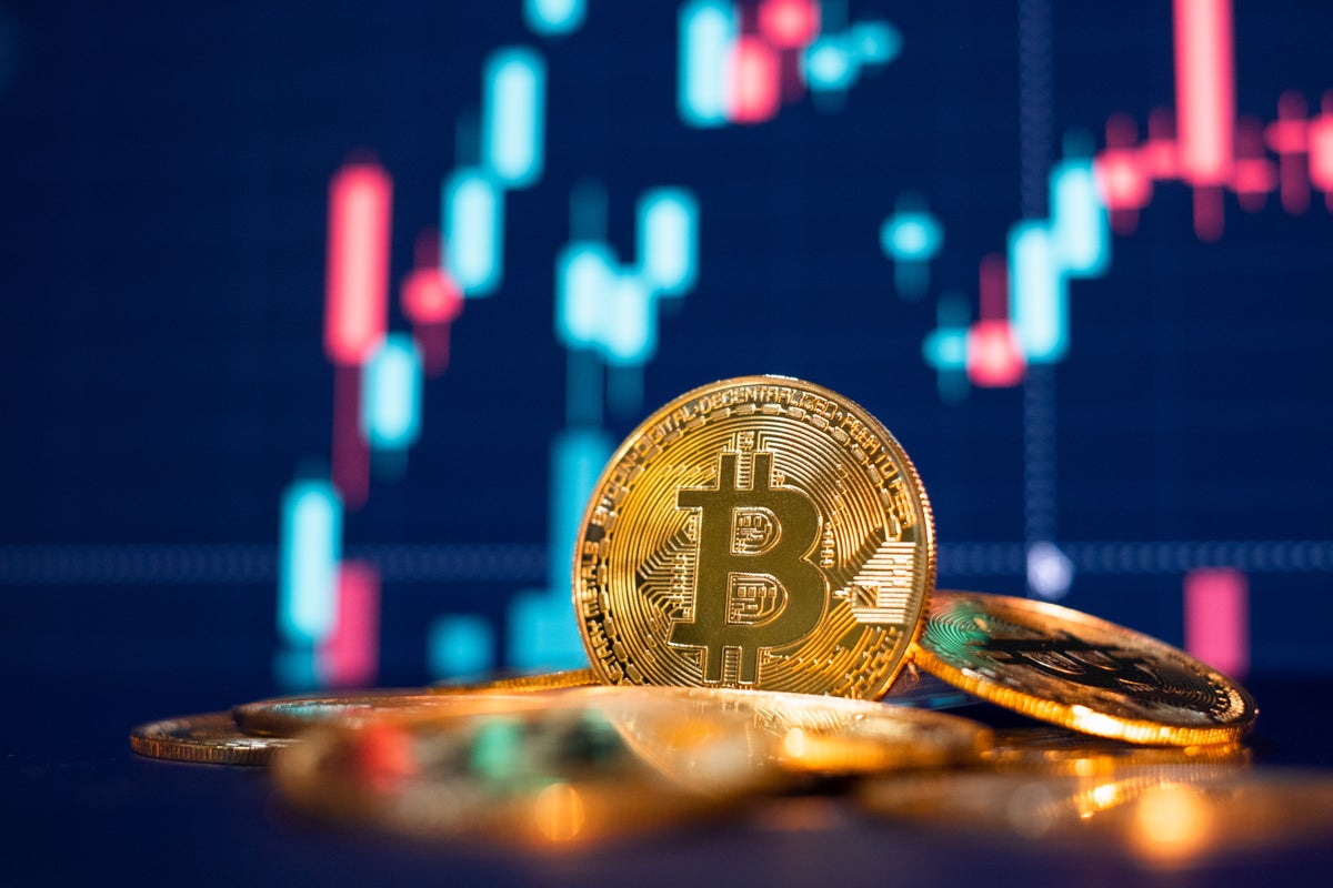 Bitcoin ($BTC), Dogecoin ($DOGE), Ethereum ($ETH) – Bitcoin, Ethereum, Dogecoin Spike Amid Risk Rally: Why A Red September Could Present 'Great Buying Opportunity' For Investors