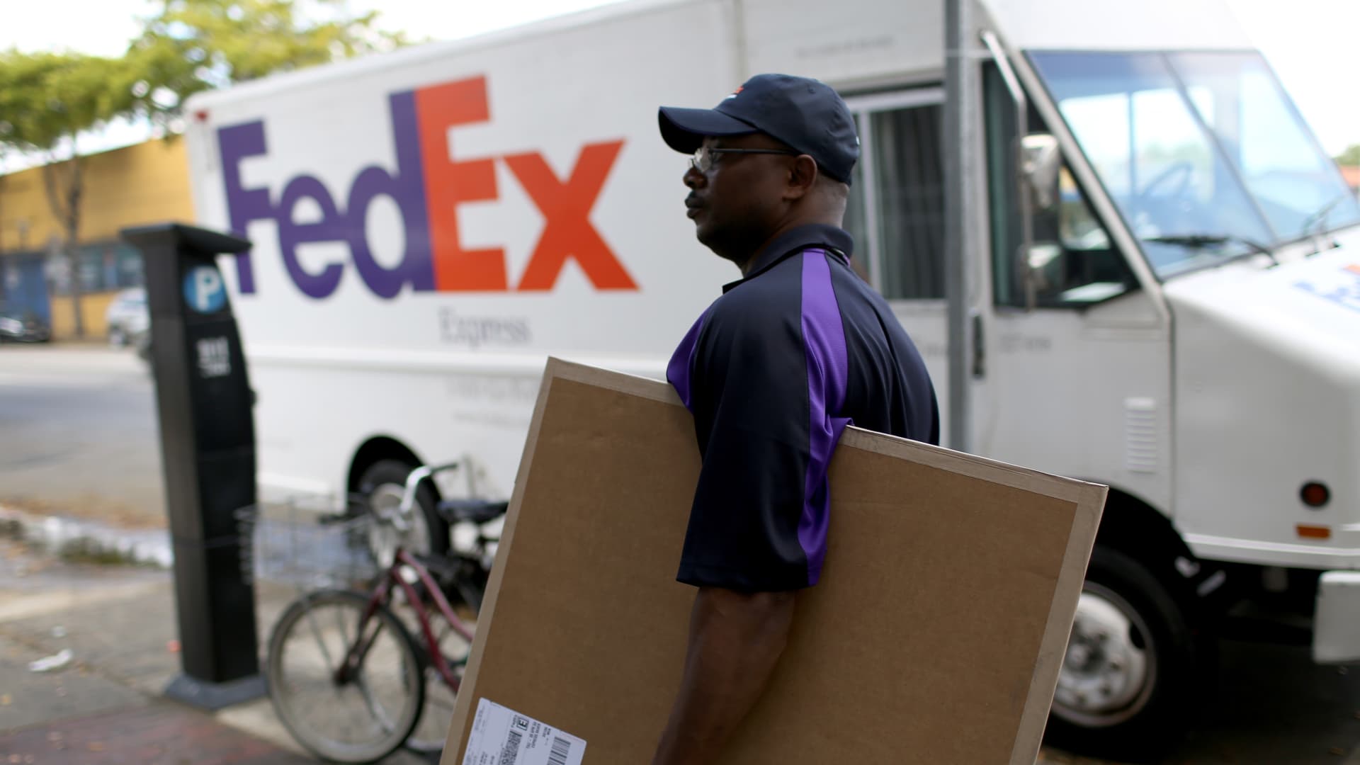 FedEx (FDX) earnings Q1 2023 shares fall