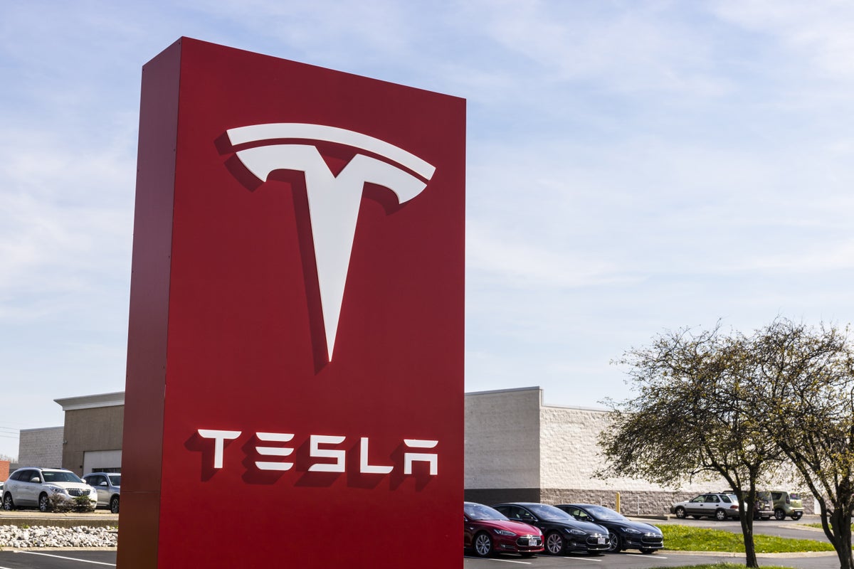 Tesla Eyes Doubling 2022 Germany Sales To 80,000 Electric Vehicles - Tesla (NASDAQ:TSLA)
