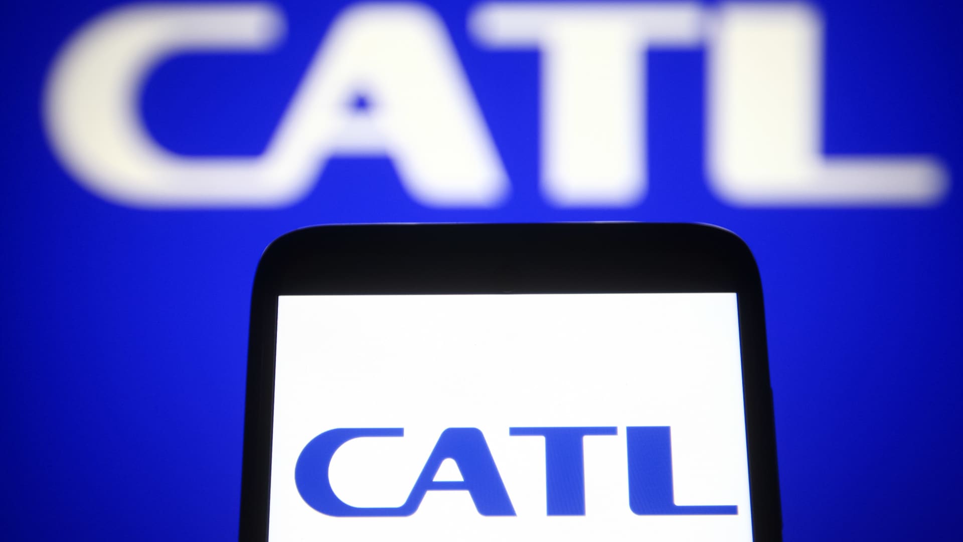 Tesla supplier CATL evaluating battery swapping business overseas