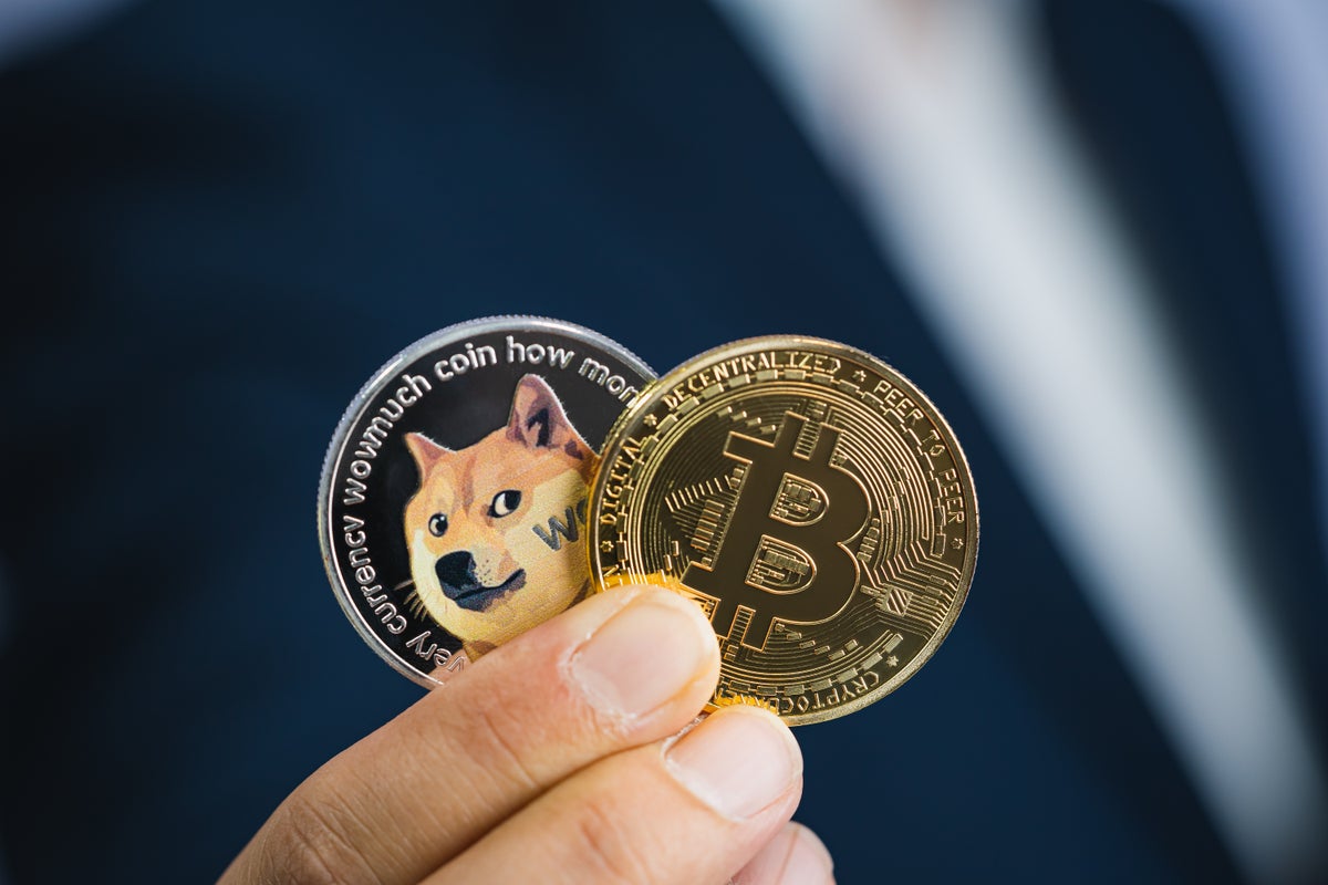 Dogecoin Outstrips Bitcoin, Ethereum — Analyst Says 'Relief Rally In Q4 is On The Horizon' For This Major Coin - Bitcoin (BTC/USD), Ethereum (ETH/USD), Dogecoin (DOGE/USD)