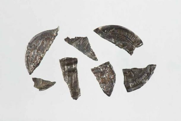 Arab coins were the biggest source of silver in the Viking Age, and came to Scandinavia, among other things, through the fur trade. By cutting the coins up, it was easy to give them the desired weight. (Birgit Maixner / Gemini.no)