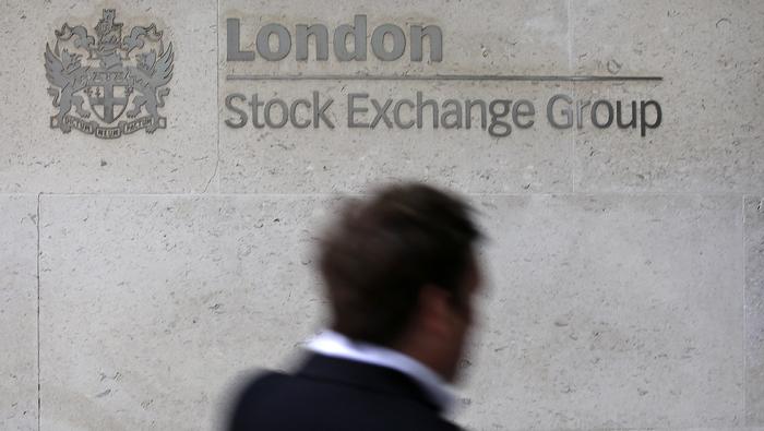 FTSE 100 Retreats as Sentiment Suffers on Fitch Downgrade and BoE Survey