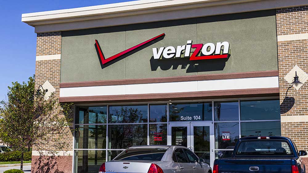Verizon Earnings Edge By Views But Wireless Subscribers Miss| Investor's Business Daily