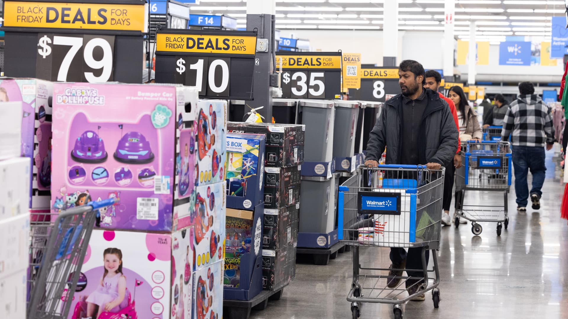 Walmart overtakes Amazon in shoppers' search for bargains