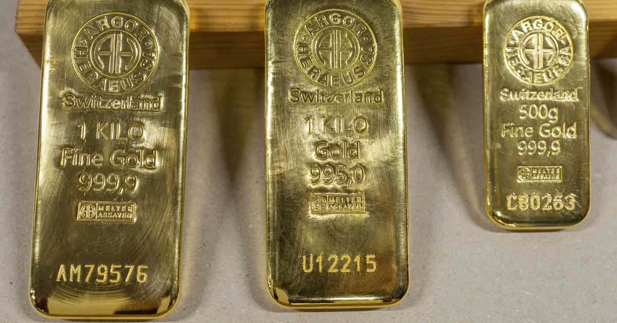 Record central bank buying lifts global gold demand, WGC says