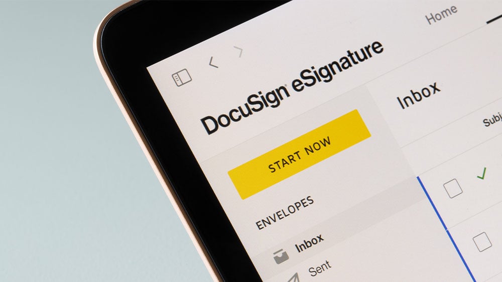 DocuSign Stock: CEO's Turnaround Vision Debated Amid Earnings Beat